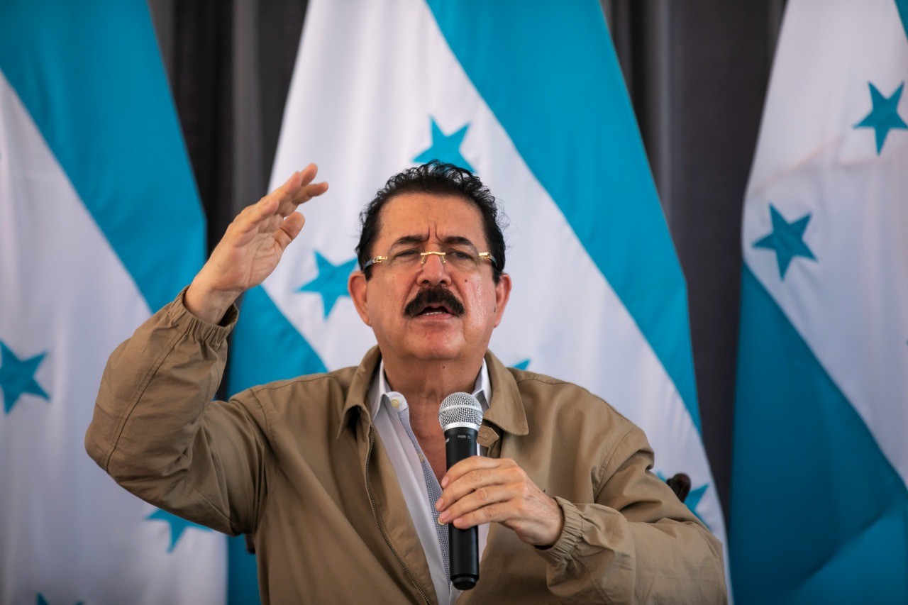 En medio de la crisis institucional, pastor evangélico advierte a Mel Zelaya y políticos