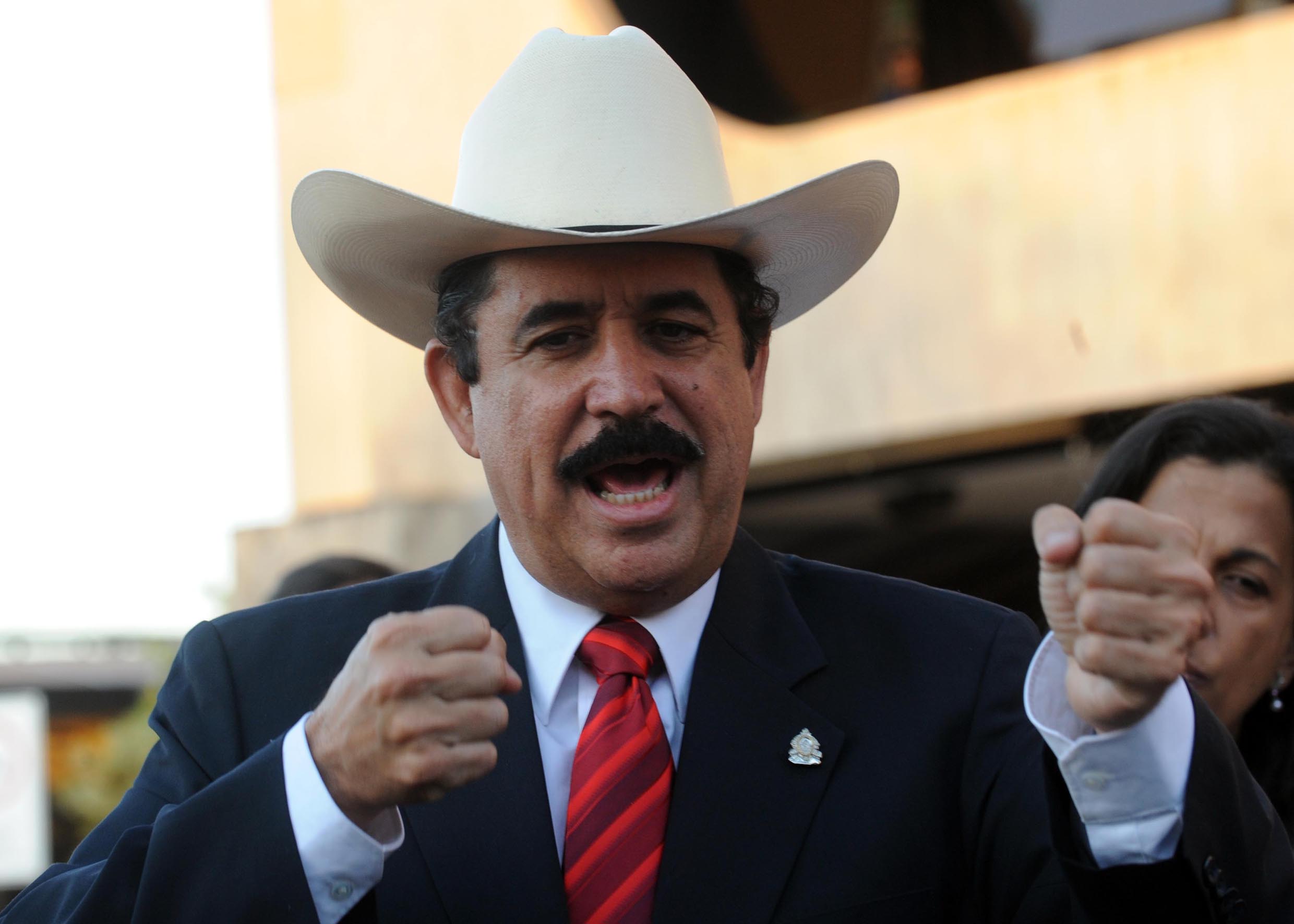 Denuncian a Manuel Zelaya por alterar resultados electorales en medio de crisis institucional