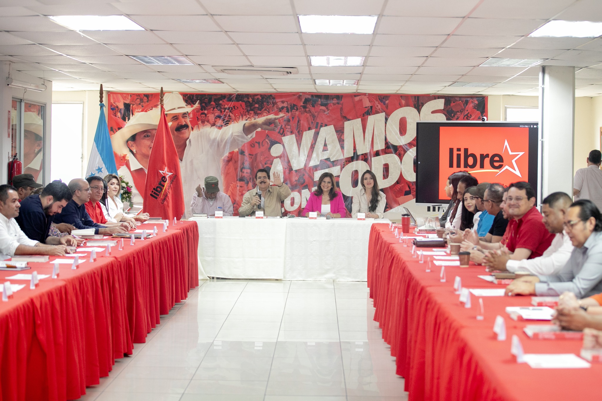Rixi Moncada y LIBRE: impacto de la inversión privada en Honduras