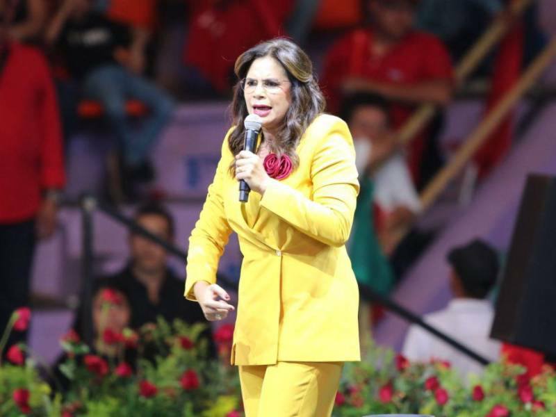 Rixi Moncada propone eliminar Central de Riesgo y examina la estabilidad financiera en Honduras