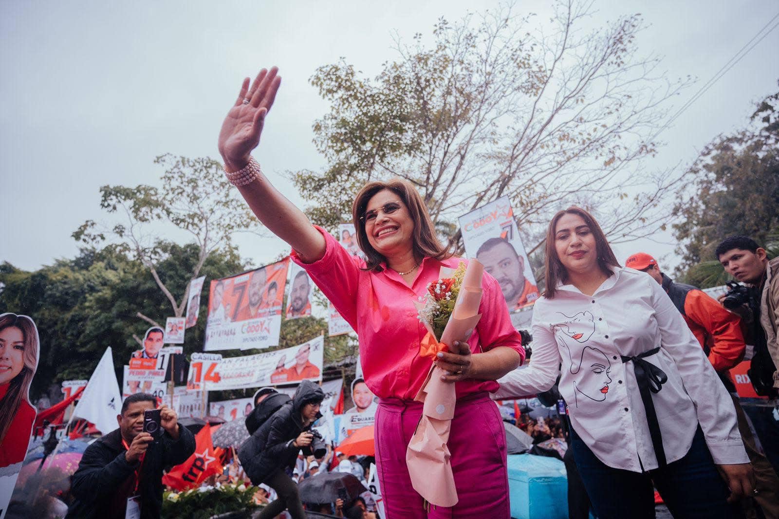 Cómo los errores de Rixi Moncada afectan su candidatura presidencial