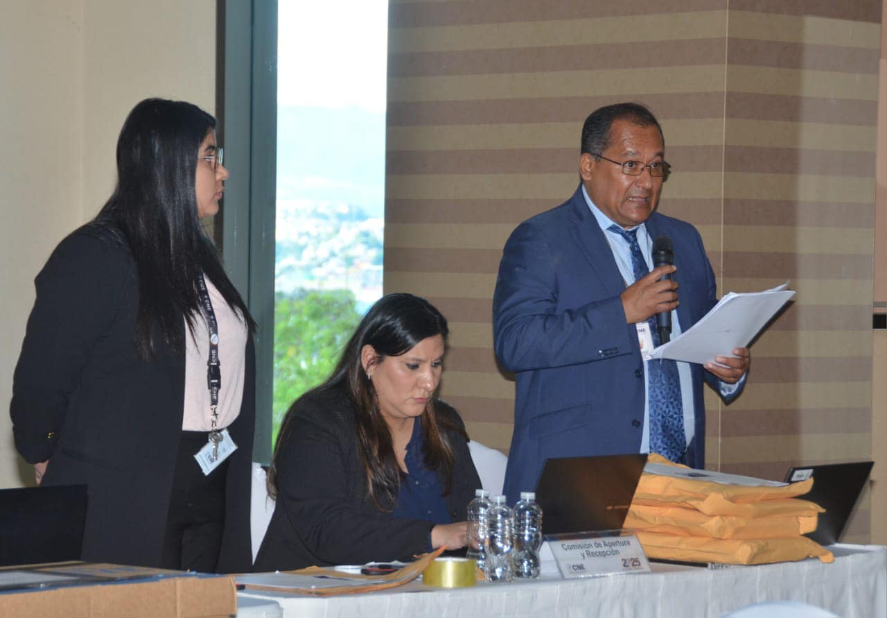 Honduras y el riesgo de fraude electoral: expertos advierten sobre maniobras en el CNE