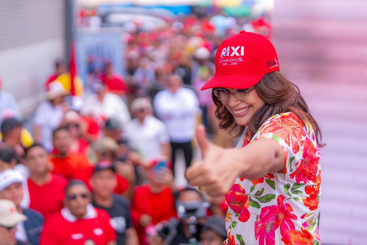Rixi Moncada: Encuestas a la baja por su propuesta económica